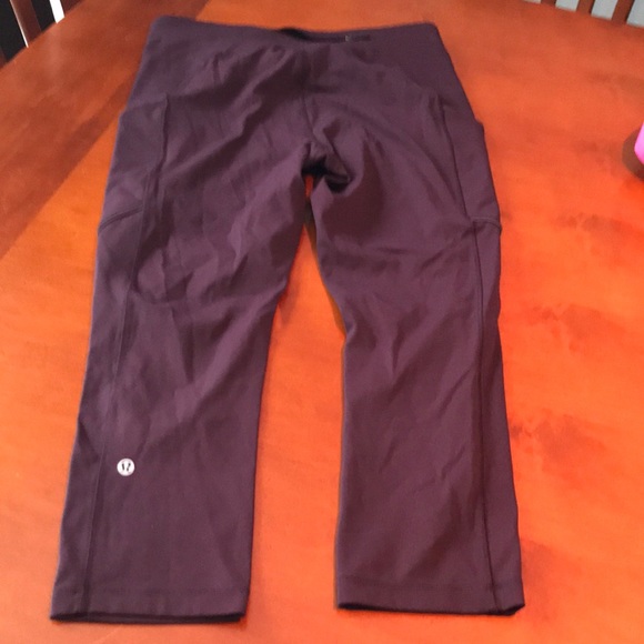 lululemon athletica Pants - Lululemon Crop leggings with pockets Size 8